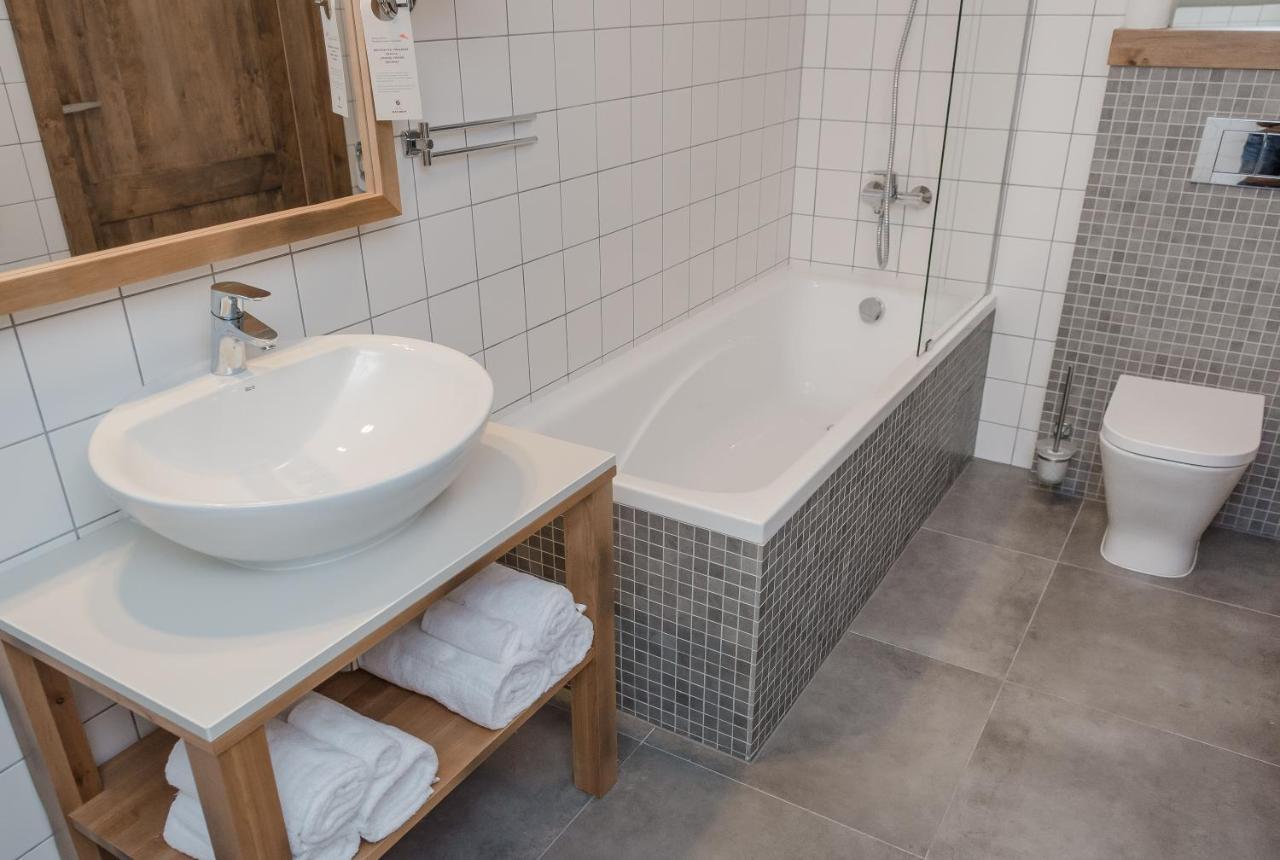Hotel Naturum Milicz Extérieur photo